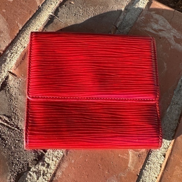 AUTHENTIC Louis Vuitton Malletier Epi Red Leather Elise Wallet - Picture 2 of 11